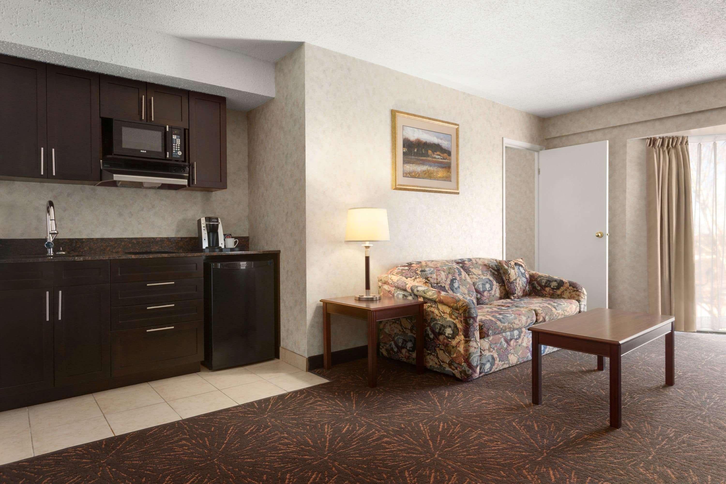 Travelodge By Wyndham Lloydminster Ngoại thất bức ảnh