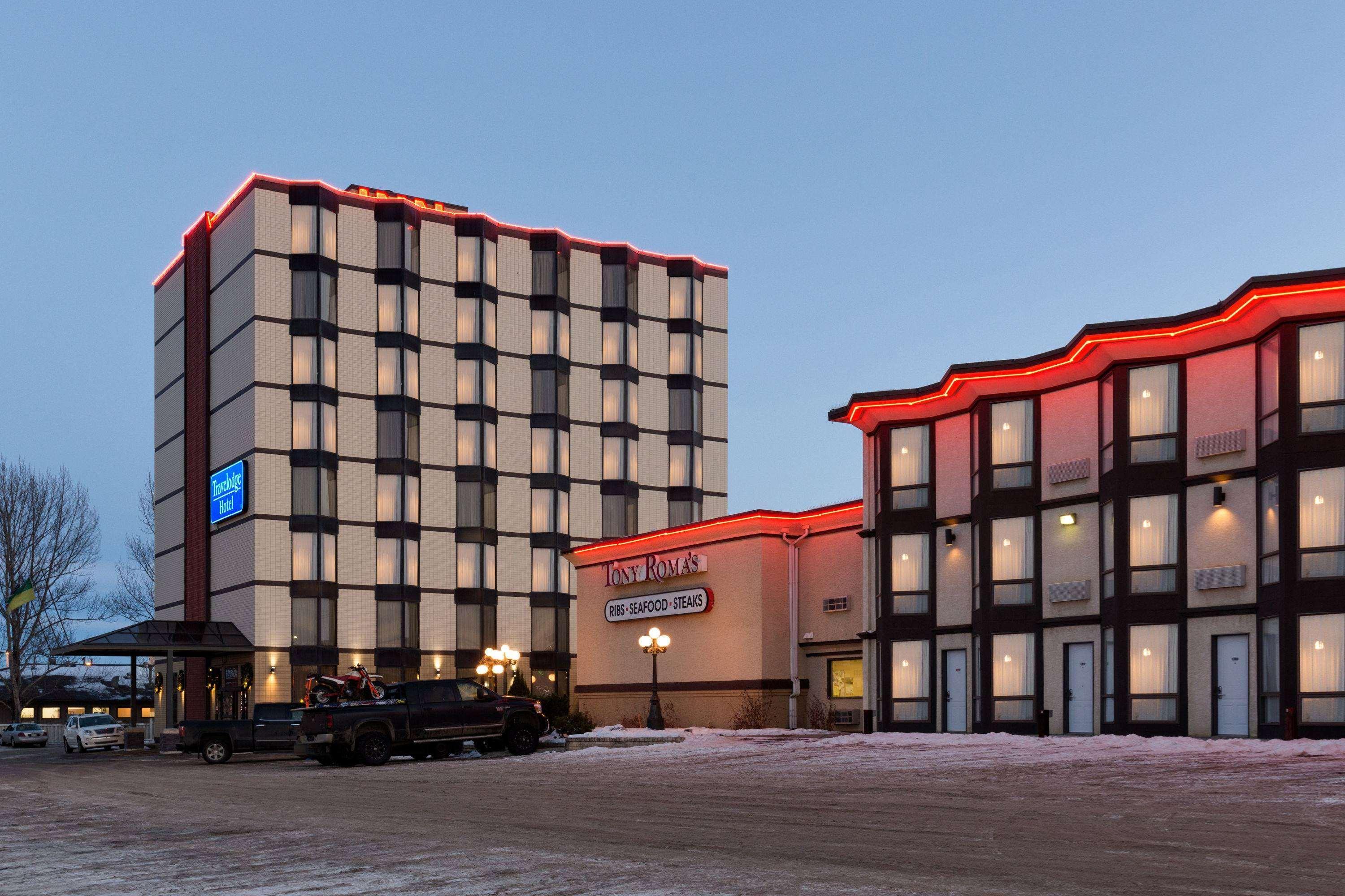 Travelodge By Wyndham Lloydminster Ngoại thất bức ảnh