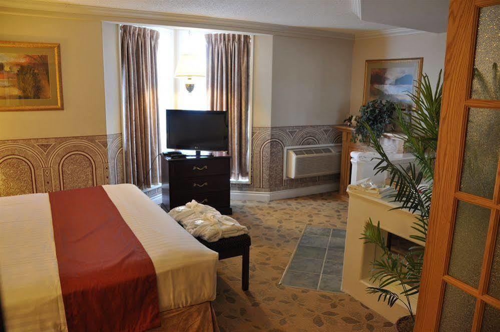 Travelodge By Wyndham Lloydminster Ngoại thất bức ảnh